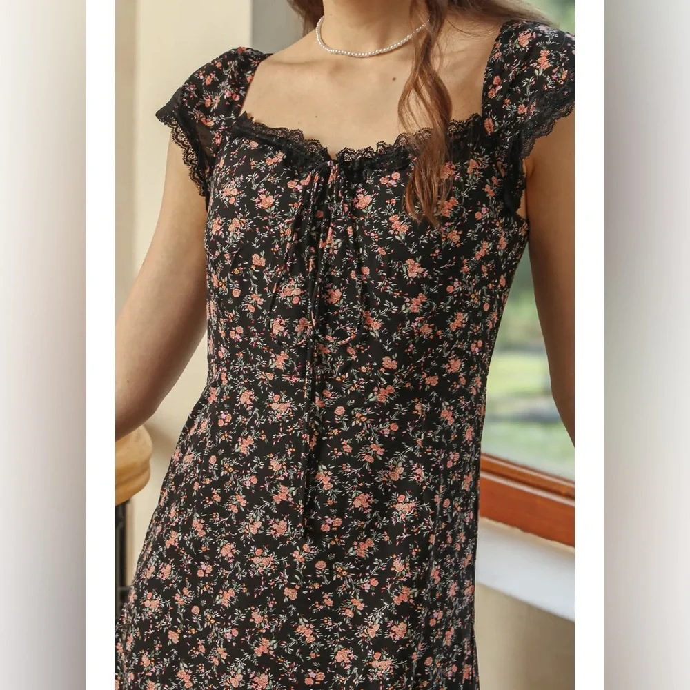 Rosie Posie Vintage Floral Midi Dress with Lace Detailing NWT size large - Picture 3 of 4